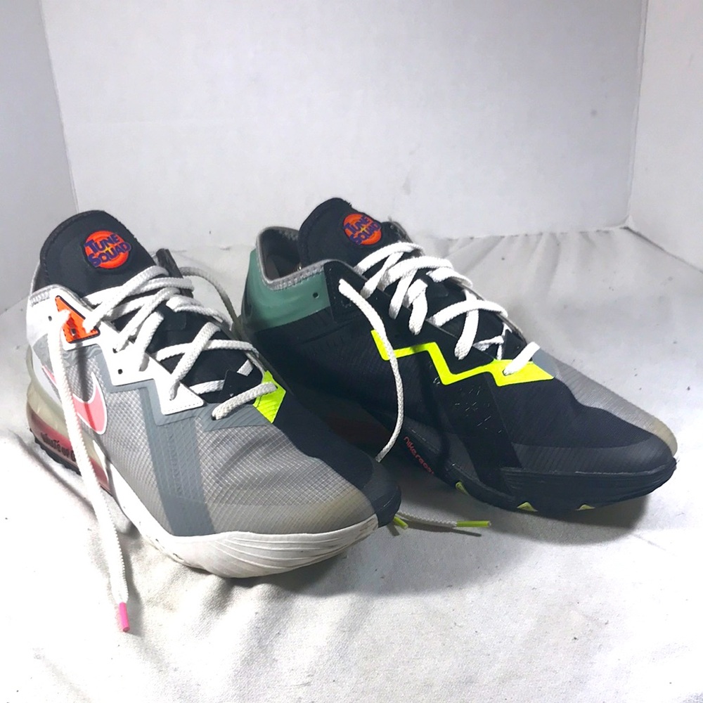 Nike LeBron 18 Low Space Jam Bugs x Marvin Men’s Multi Colored Sneakers Size 12